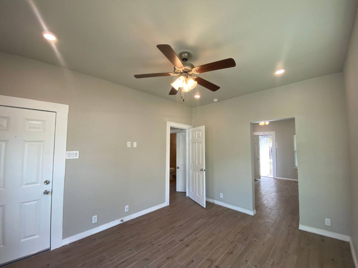 House for rent at 350 Barrett Place, San Antonio, TX 78225