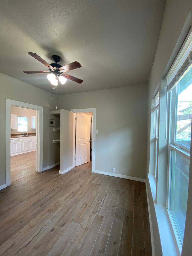 House for rent at 350 Barrett Place, San Antonio, TX 78225