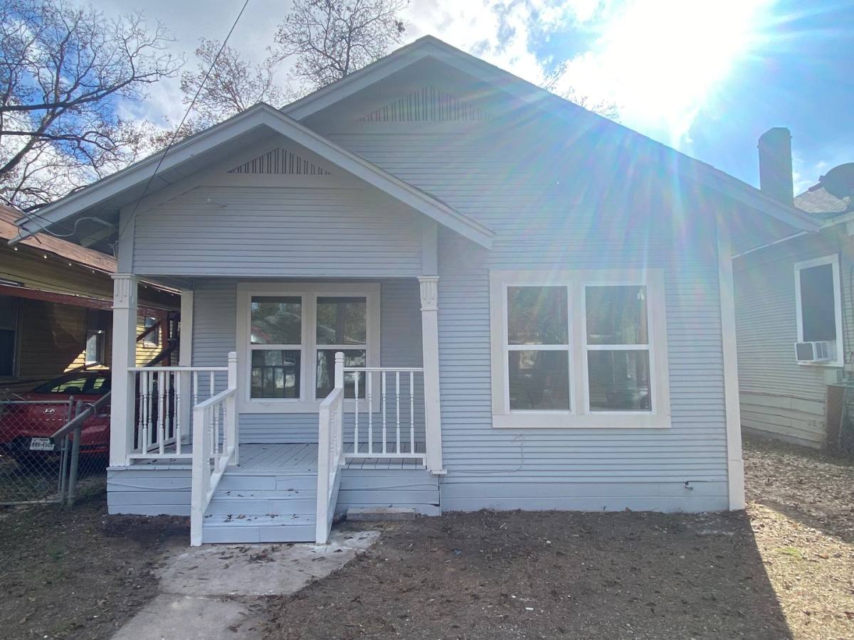 House for rent at 350 Barrett Place, San Antonio, TX 78225