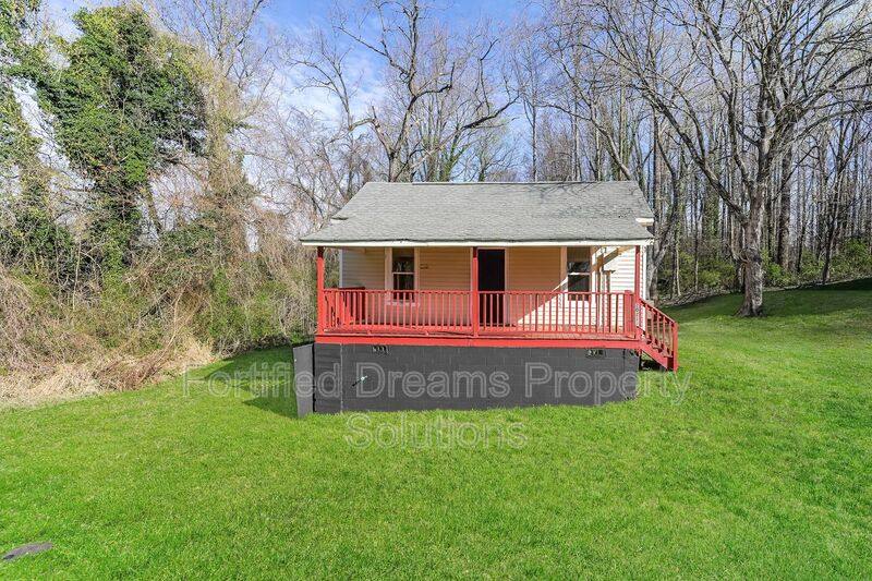 House for rent at 2021 Row St, Winston Salem, NC 27105