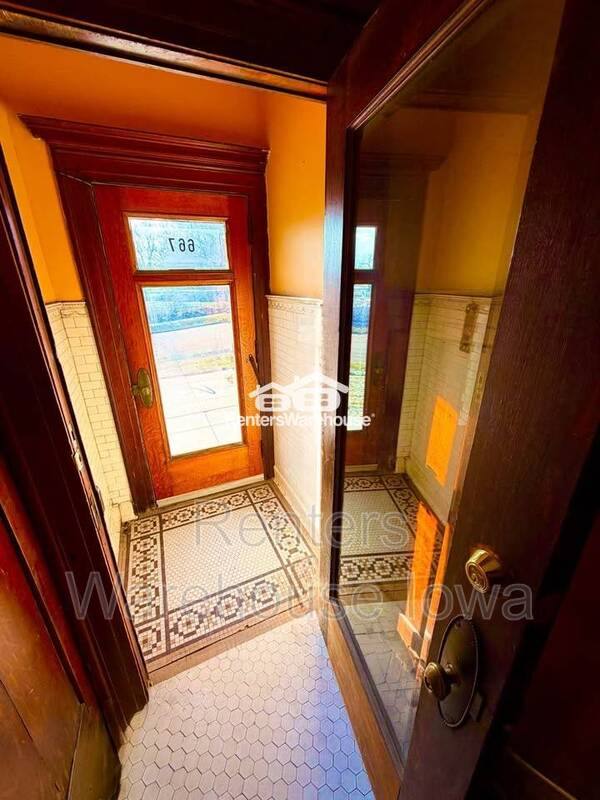 Apartment for rent at 669 17th St #667, Des Moines, IA 50314