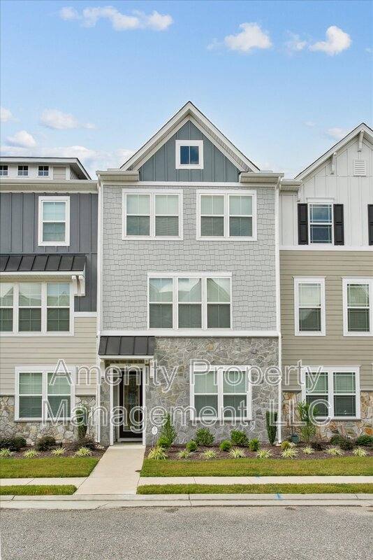 Townhouse for rent at 121 Daybeacon St #1, Yorktown, VA 23692