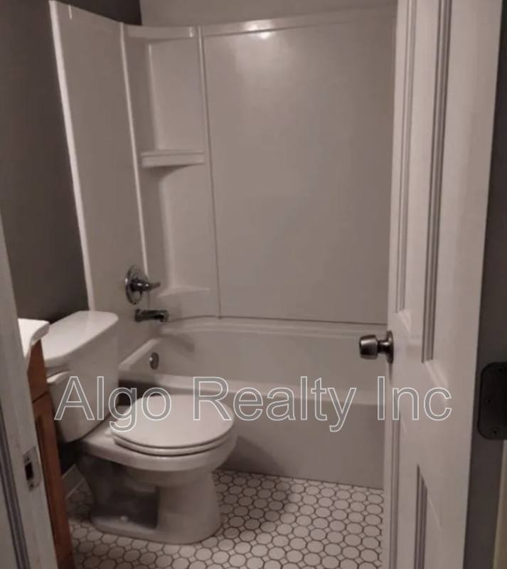 Apartment for rent at 729 E 16th St #4, Minneapolis, MN 55404