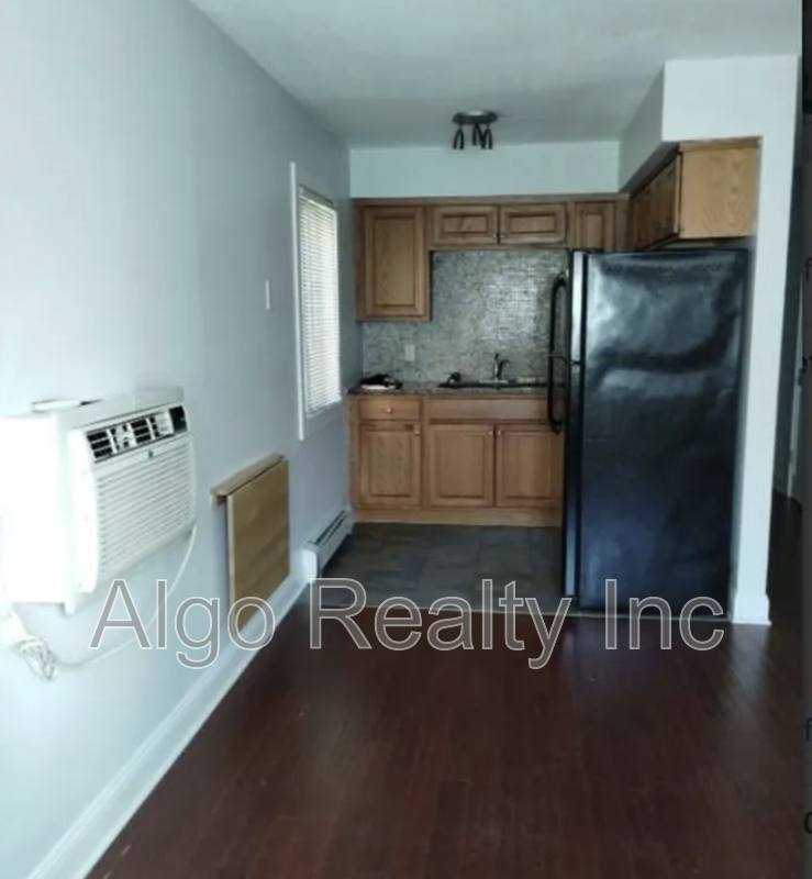 Apartment for rent at 729 E 16th St #4, Minneapolis, MN 55404