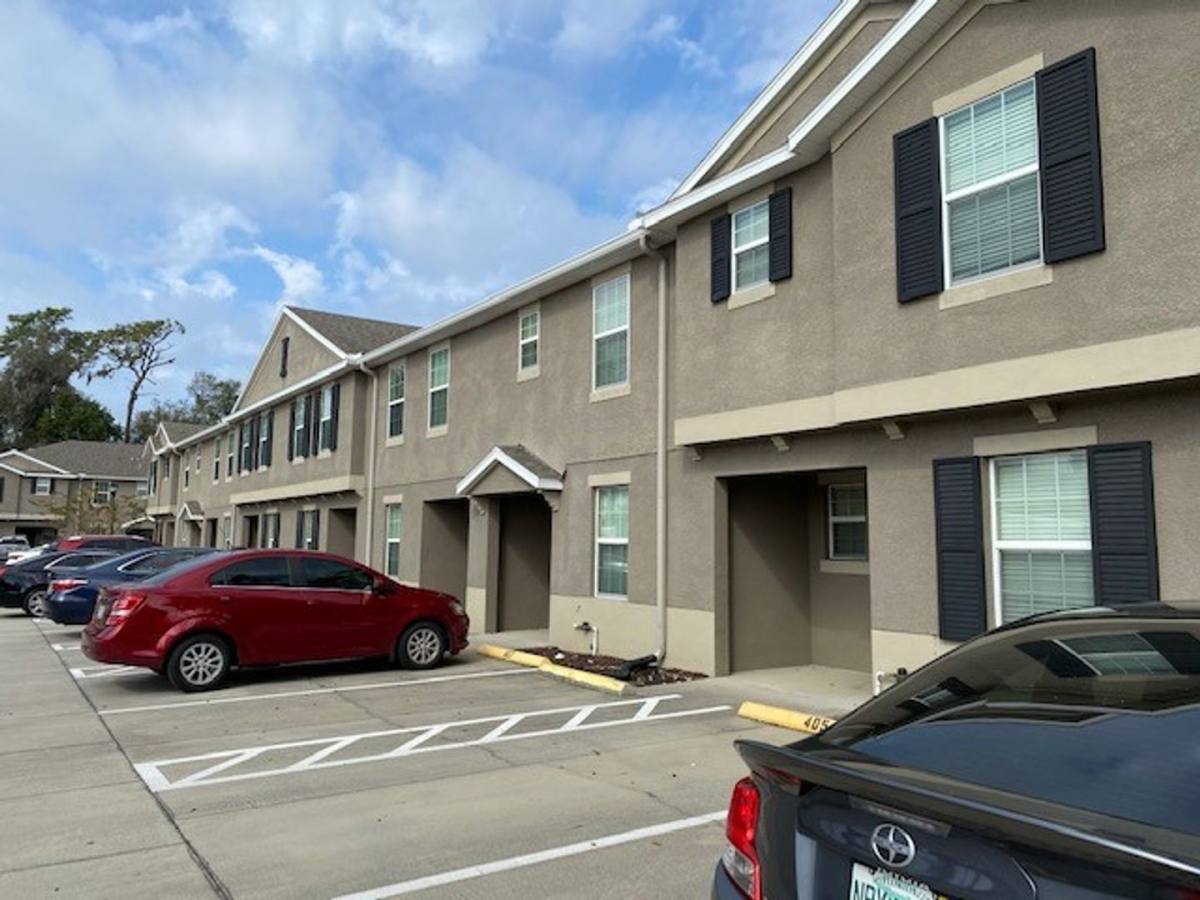 Apartment for rent at 442 Belle Montclair Loop, Brandon, FL 33510