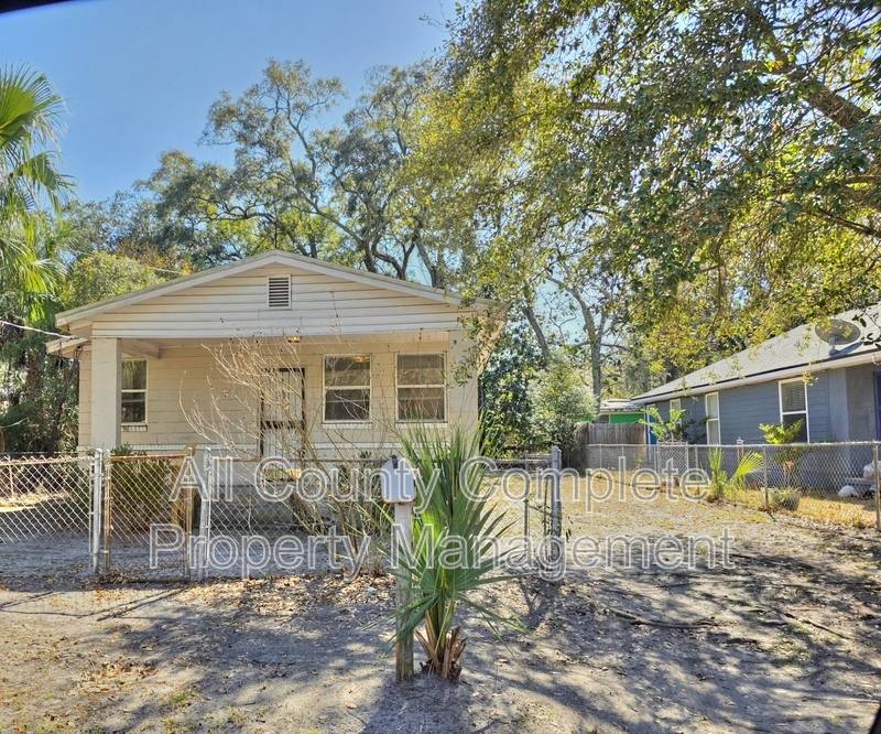 House for rent at 916 W 25th St, Jacksonville, FL 32209