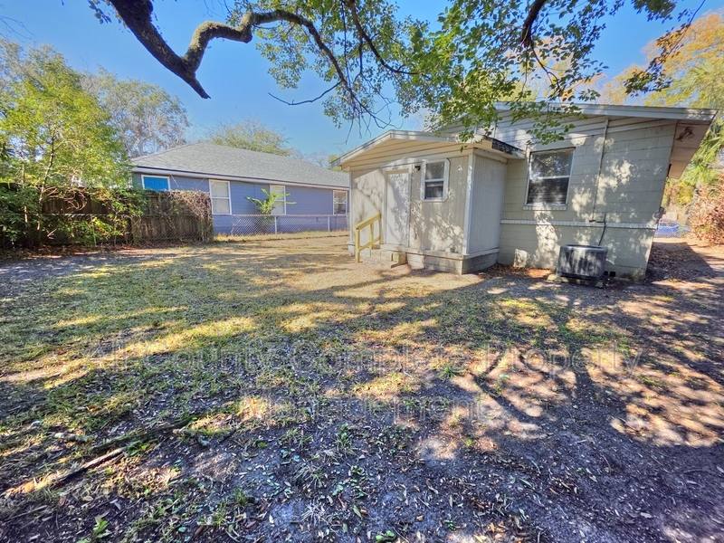 House for rent at 916 W 25th St, Jacksonville, FL 32209
