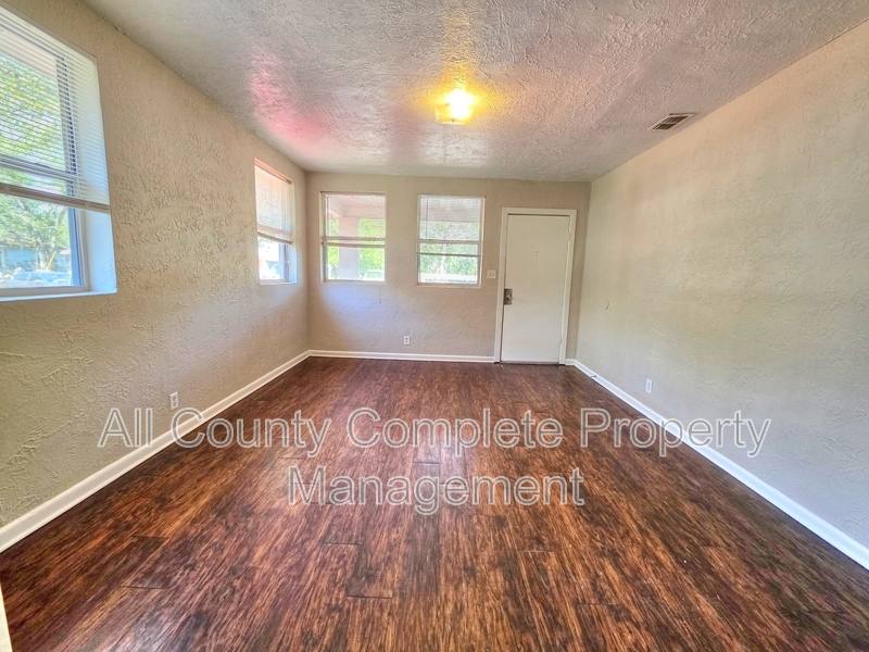 House for rent at 916 W 25th St, Jacksonville, FL 32209