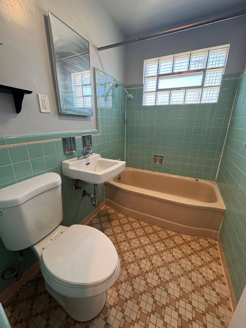 Apartment for rent at 1467 Joliet St, Aurora, CO 80010
