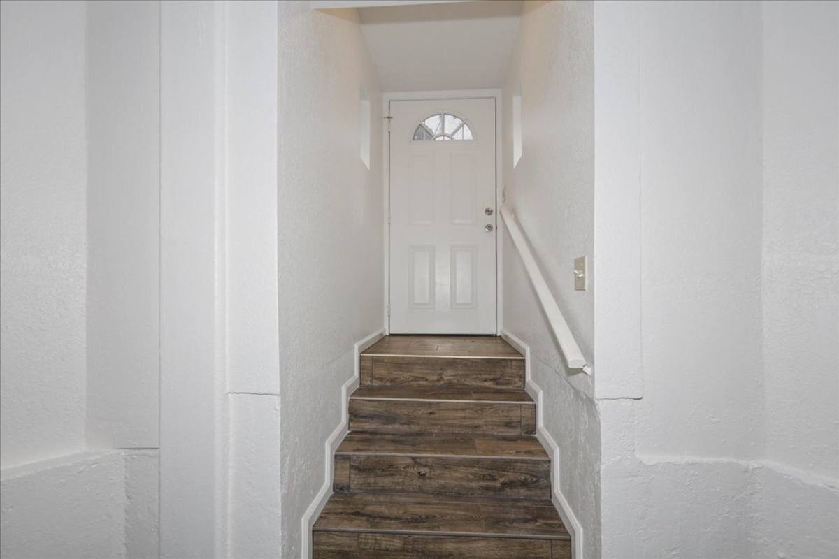 House for rent at 826 20th St #F, Oakland, CA 94607