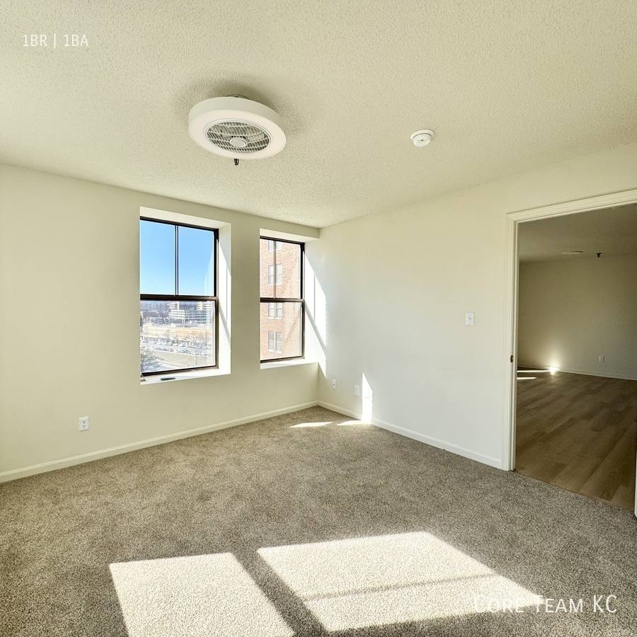 Apartment for rent at 235 Ward Parkway, Kansas City, MO 64111