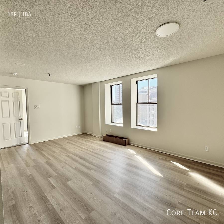 Apartment for rent at 235 Ward Parkway, Kansas City, MO 64111