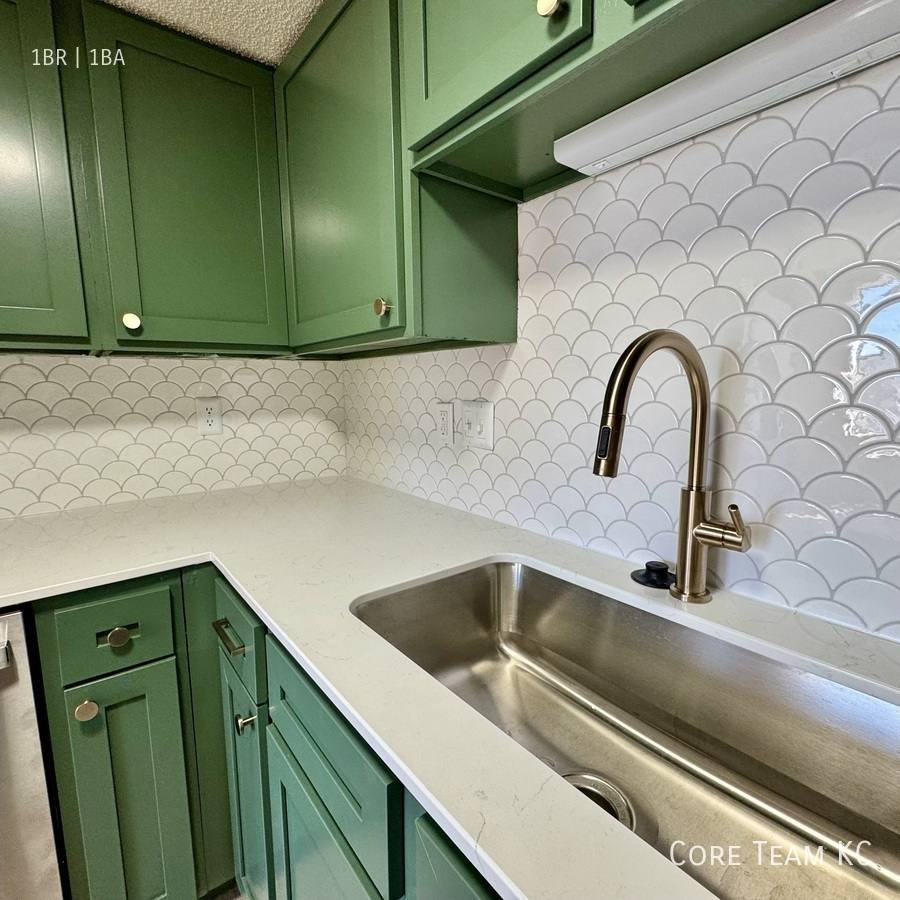 Apartment for rent at 235 Ward Parkway, Kansas City, MO 64111