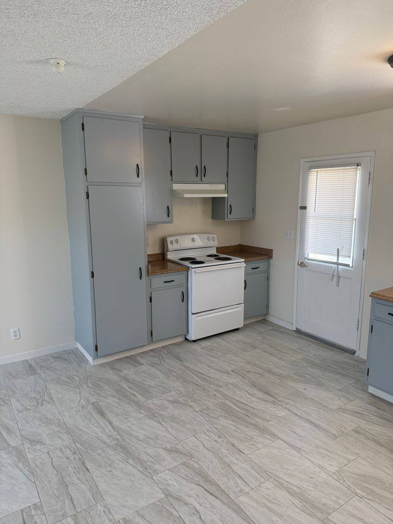 Townhouse for rent at 13704-13728 Avenida Hermosa, Desert Hot Springs, CA 92240