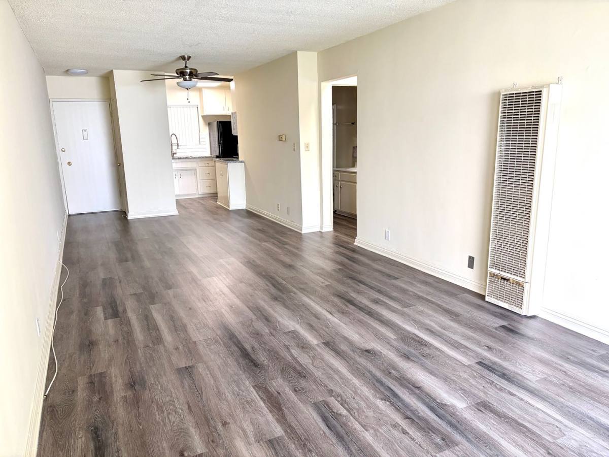 Apartment for rent at 7533 Lexington Ave, Los Angeles, CA 90046