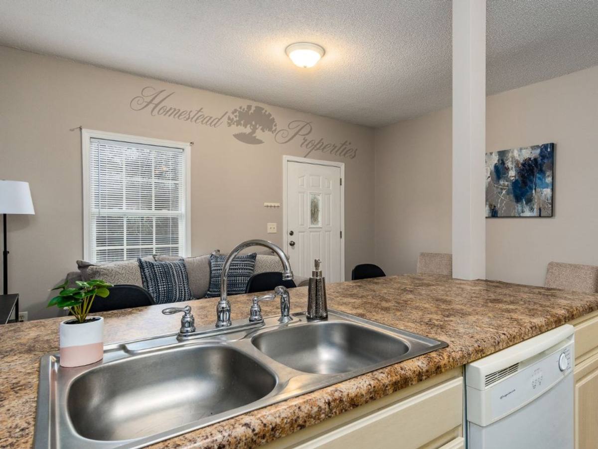 Apartment for rent at 885 W Main St, Johnson City, TN 37604