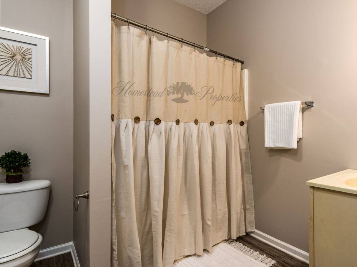 Apartment for rent at 885 W Main St, Johnson City, TN 37604
