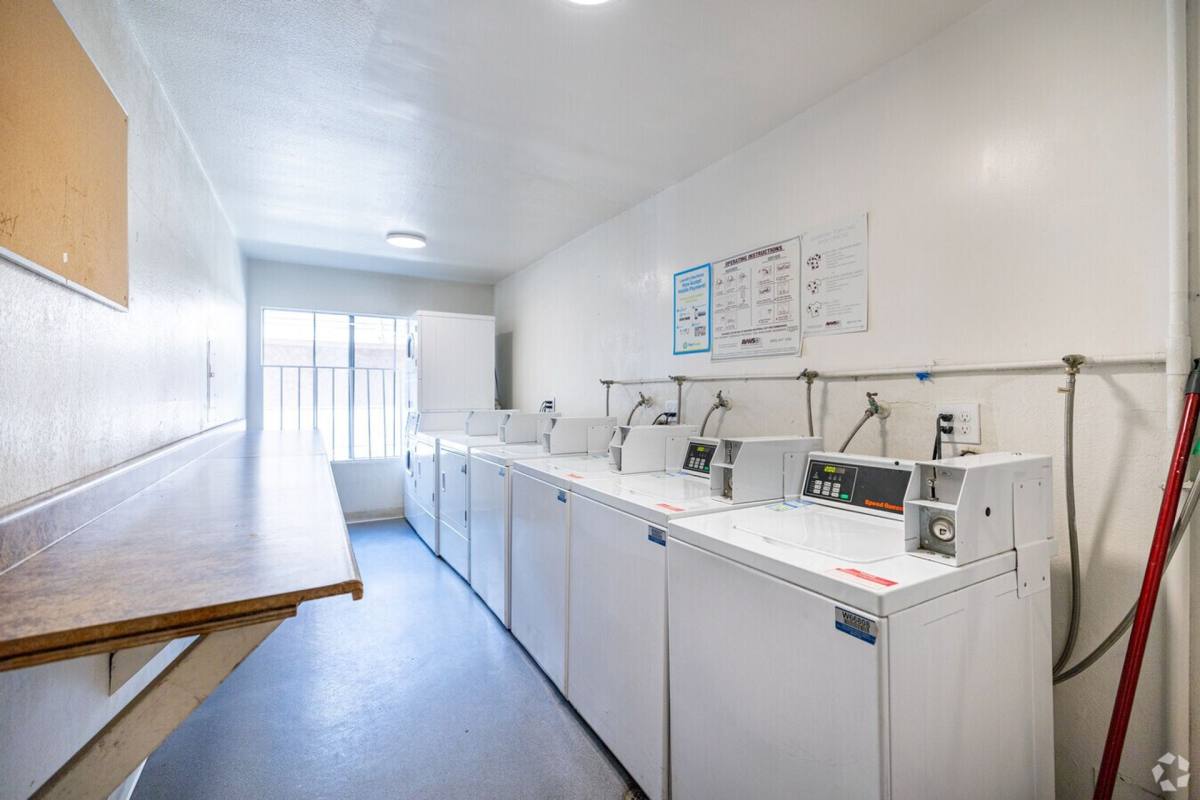 Apartment for rent at 19050 Sherman Way, Reseda, CA 91335