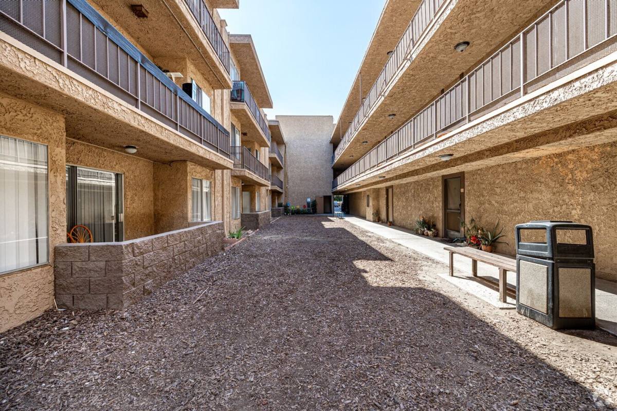 Apartment for rent at 19050 Sherman Way, Reseda, CA 91335