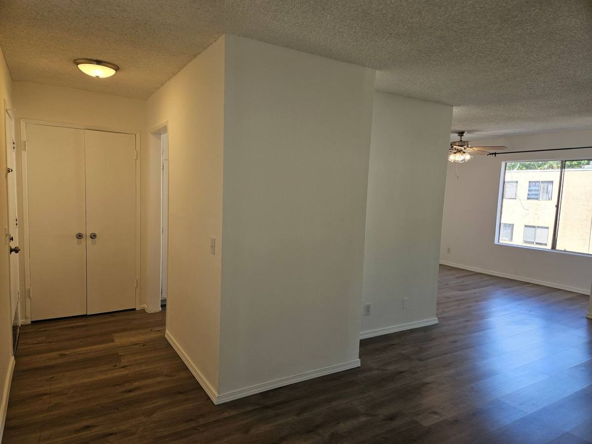 Apartment for rent at 19050 Sherman Way, Reseda, CA 91335
