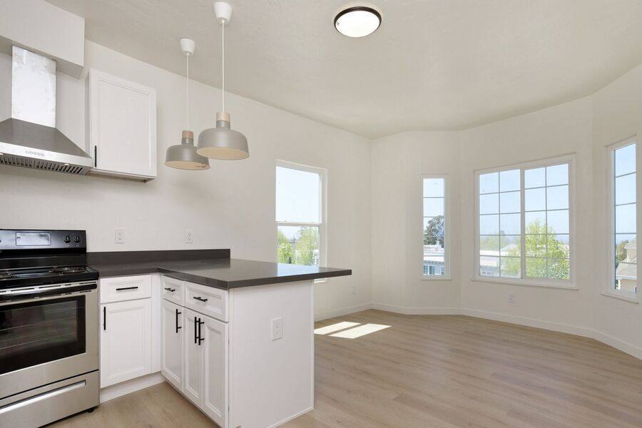 Apartment for rent at 6616 Telegraph Ave, Oakland, CA 94609