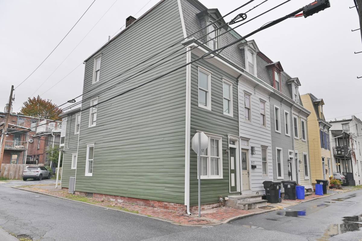 House for rent at 919 Penn St, Harrisburg, PA 17102