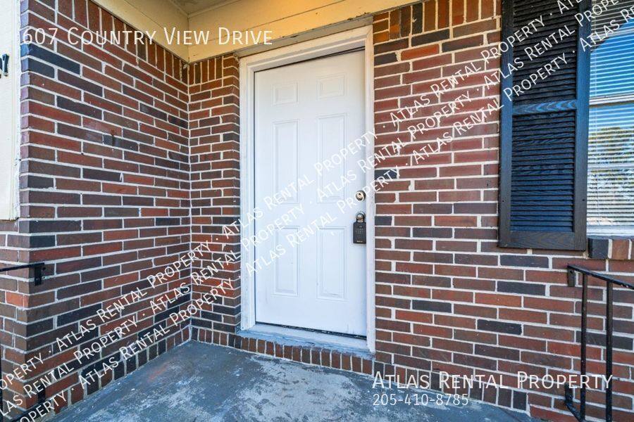 House for rent at 607 Country View Dr, Birmingham, AL 35215