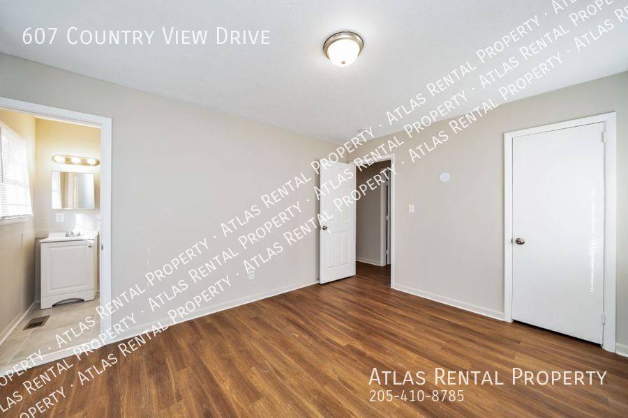 House for rent at 607 Country View Dr, Birmingham, AL 35215
