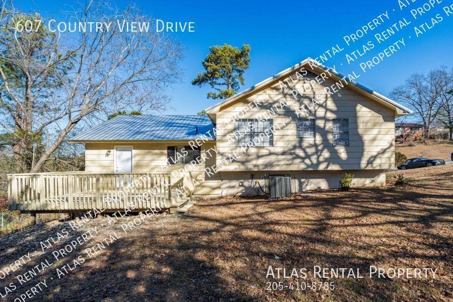 House for rent at 607 Country View Dr, Birmingham, AL 35215