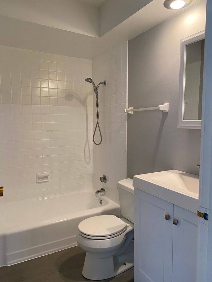 Apartment for rent at 9845 S Cicero Ave #2S, Oak Lawn, IL 60453