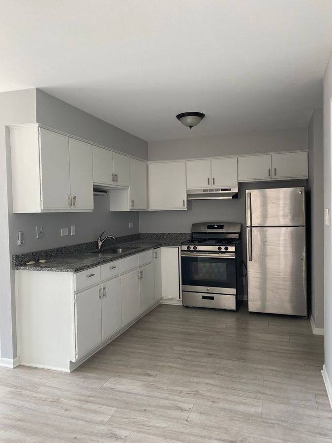 Apartment for rent at 9845 S Cicero Ave #2S, Oak Lawn, IL 60453