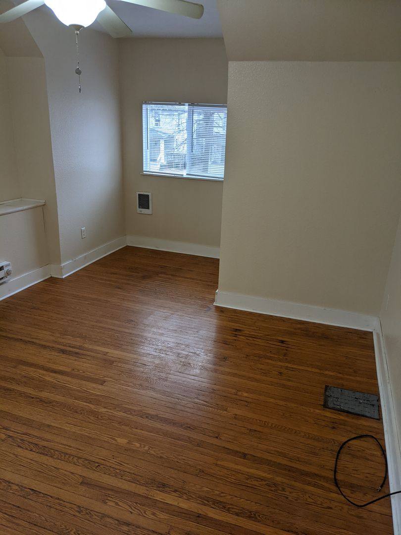 Apartment for rent at 404 W Springfield Ave, Champaign, IL 61820