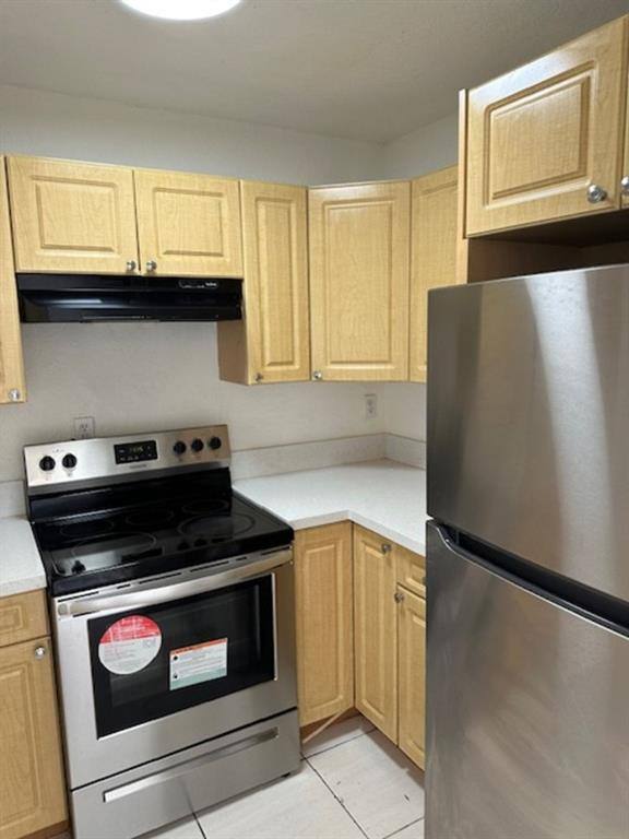 Apartment for rent at 1095 W 77th St #210, Hialeah, FL 33014