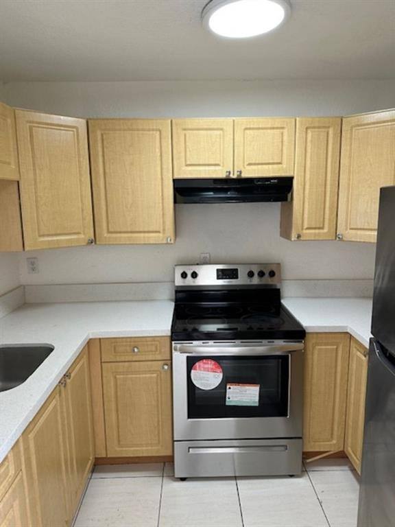 Apartment for rent at 1095 W 77th St #210, Hialeah, FL 33014