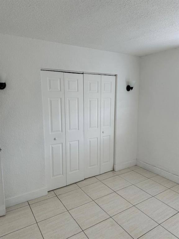 Apartment for rent at 1095 W 77th St #210, Hialeah, FL 33014