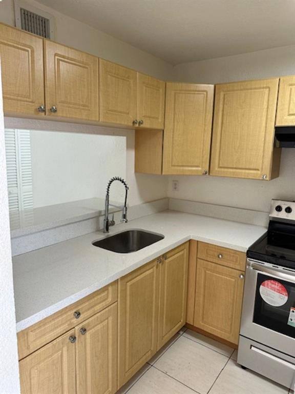 Apartment for rent at 1095 W 77th St #210, Hialeah, FL 33014