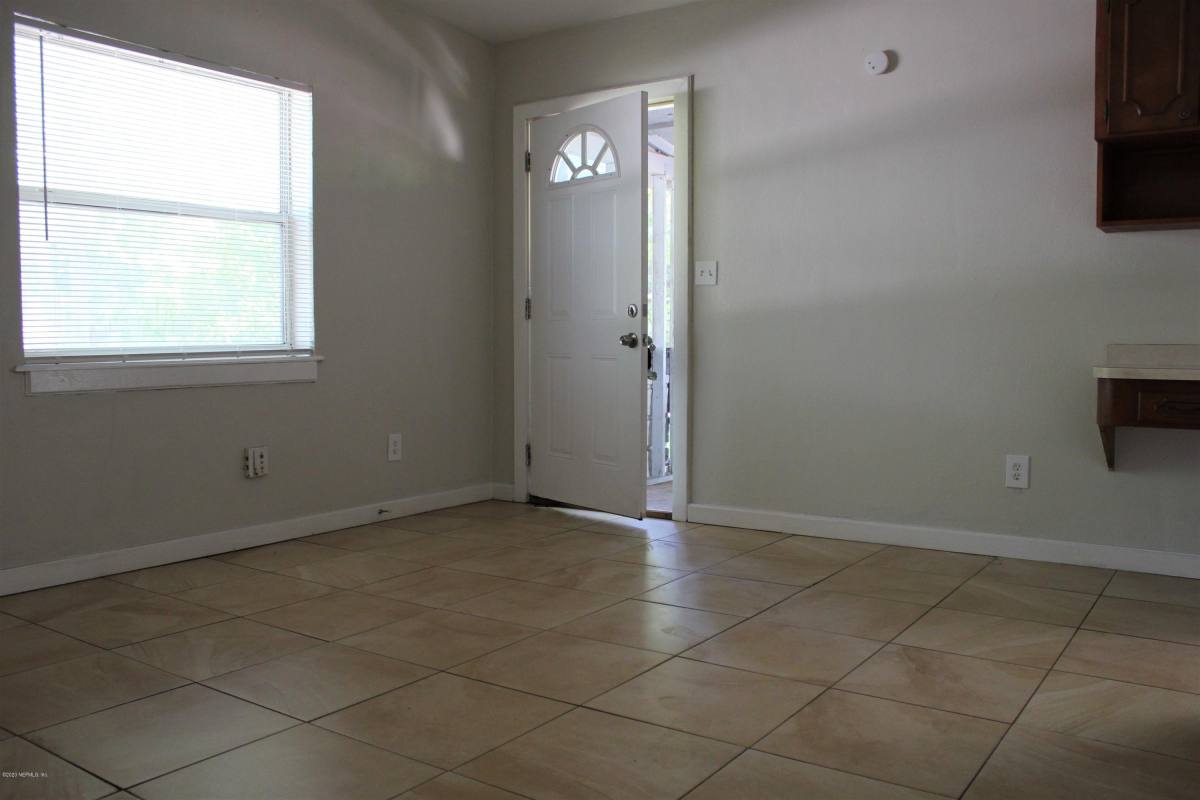 Apartment for rent at 6317 Delacy Rd, Jacksonville, FL 32244
