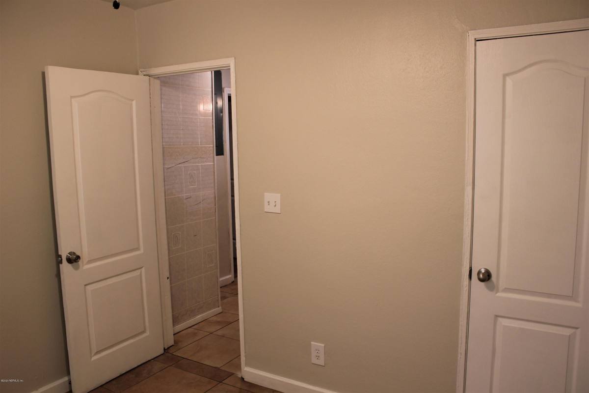 Apartment for rent at 6317 Delacy Rd, Jacksonville, FL 32244