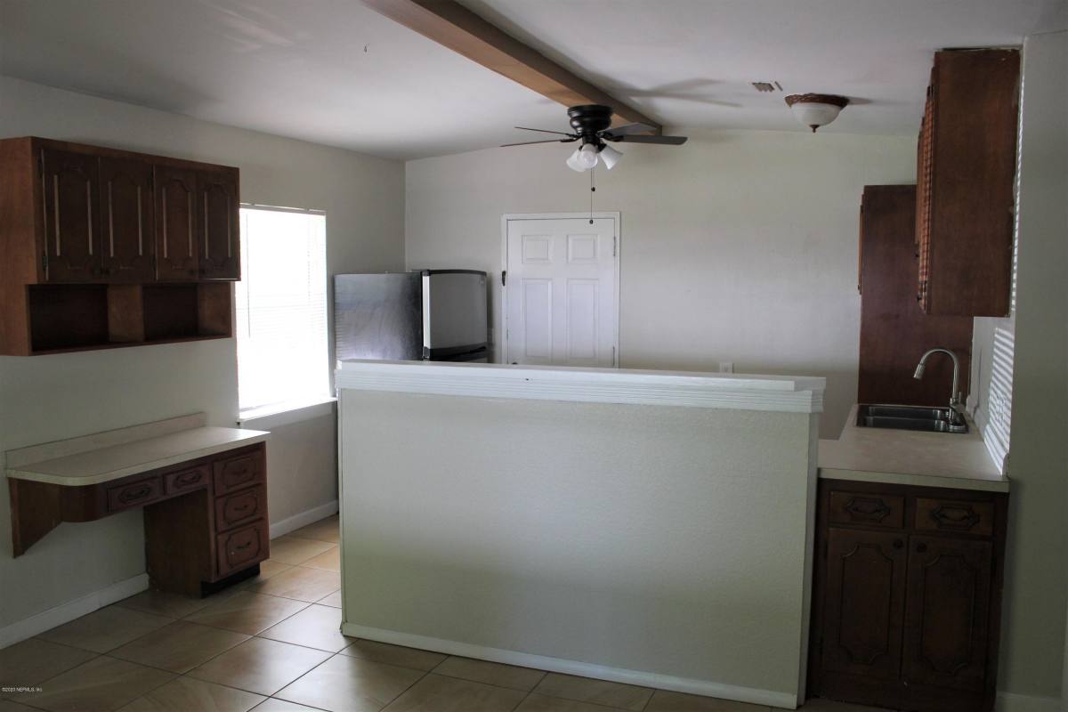 Apartment for rent at 6317 Delacy Rd, Jacksonville, FL 32244