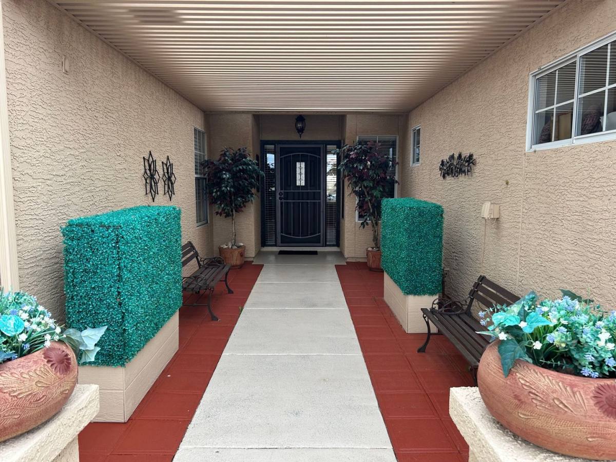 House for rent at 11118 E Navajo Dr, Chandler, AZ 85248