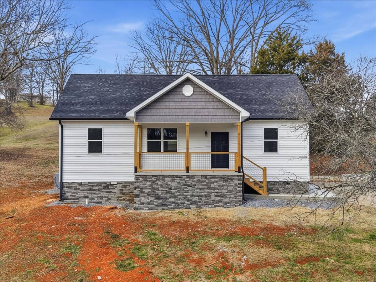 House for rent at 939 Nichols Rd, Dandridge, TN 37725