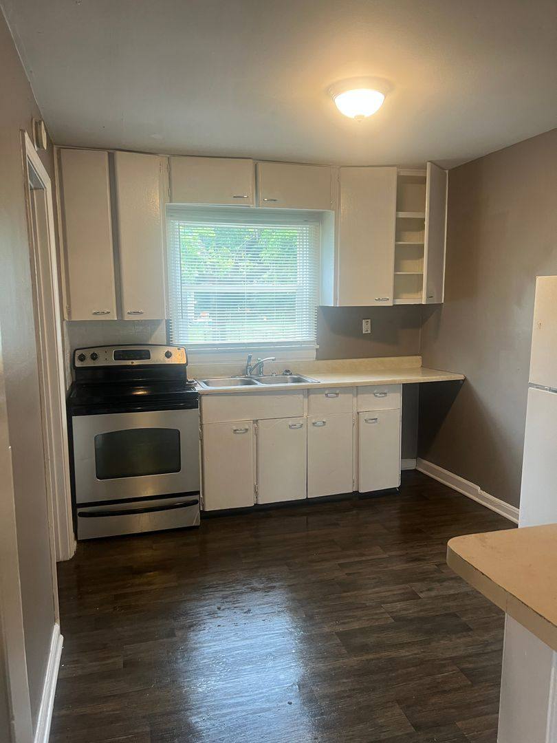 Apartment for rent at 6154 Commodore Dr, Indianapolis, IN 46219