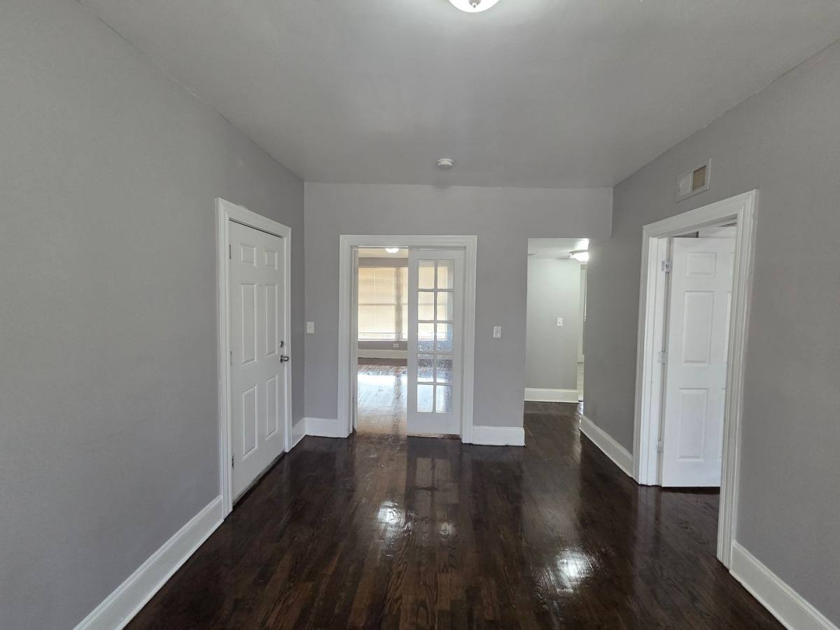 Apartment for rent at 435 E 71st St, Chicago, IL 60619