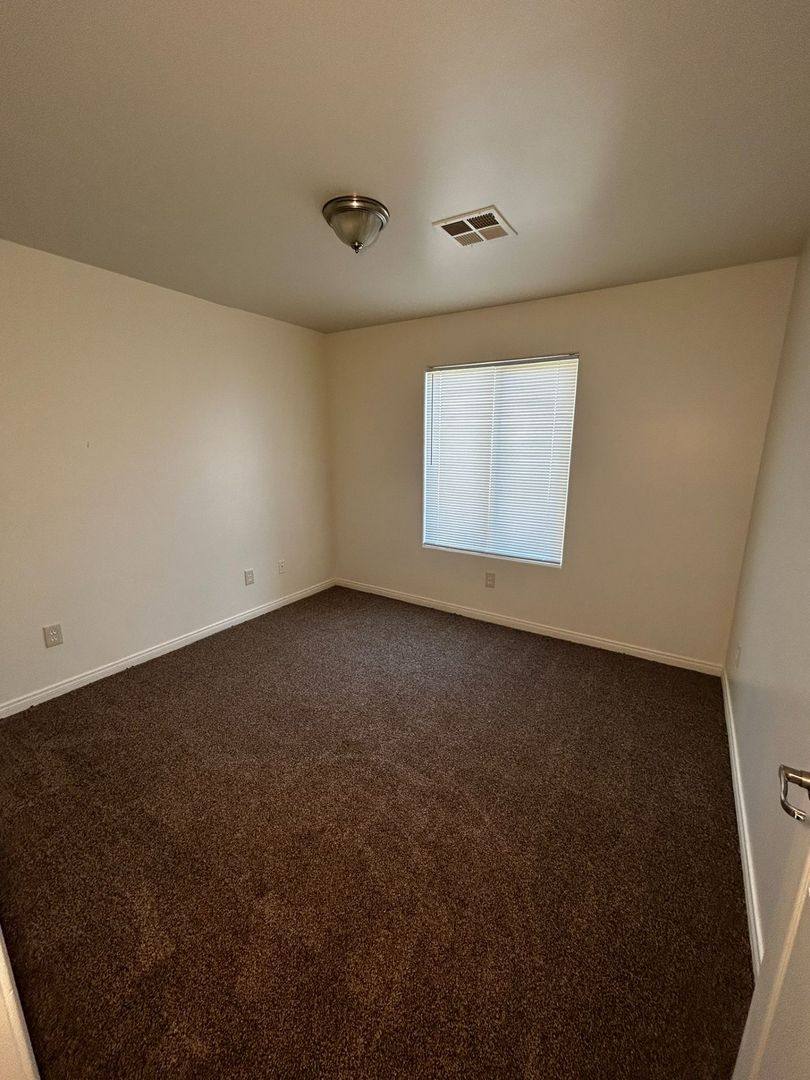 Apartment for rent at 606 Blue Mountain Way, Bakersfield, CA 93308