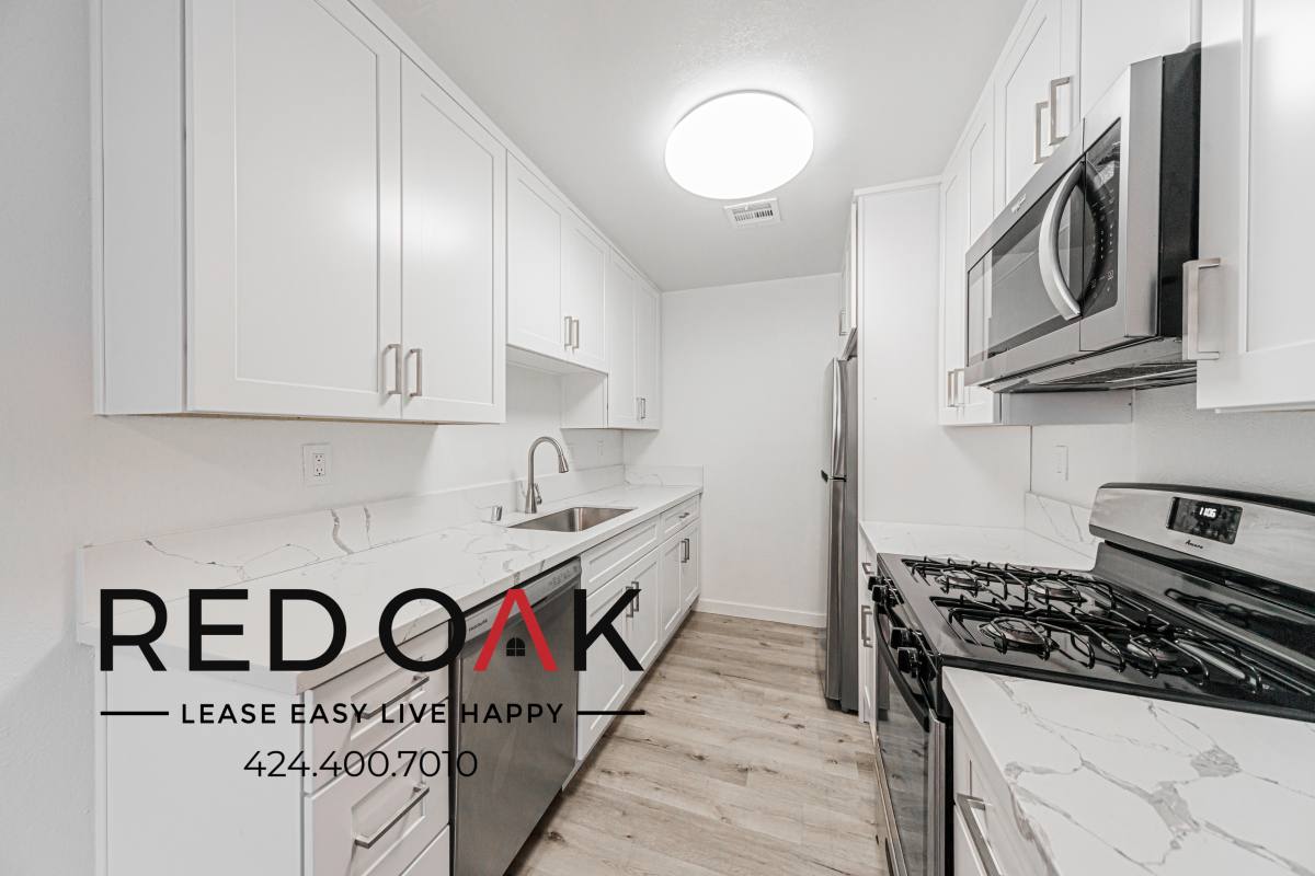 Townhouse for rent at 15050 Moorpark St #19, Sherman Oaks, CA 91403