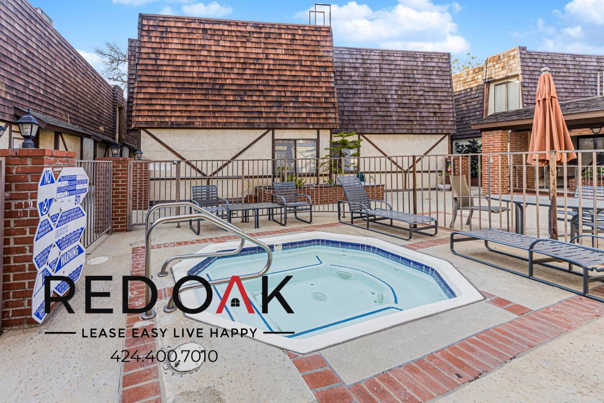 Townhouse for rent at 15050 Moorpark St #19, Sherman Oaks, CA 91403