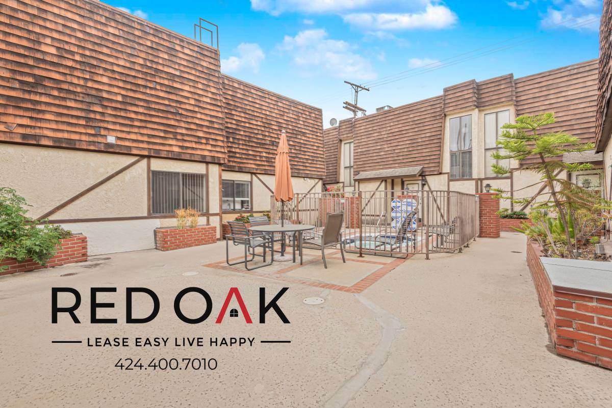 Townhouse for rent at 15050 Moorpark St #19, Sherman Oaks, CA 91403
