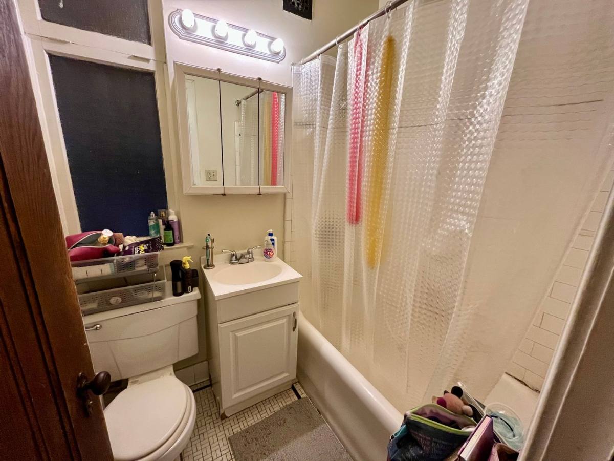Apartment for rent at 1420 E Capitol Dr, Milwaukee, WI 53211