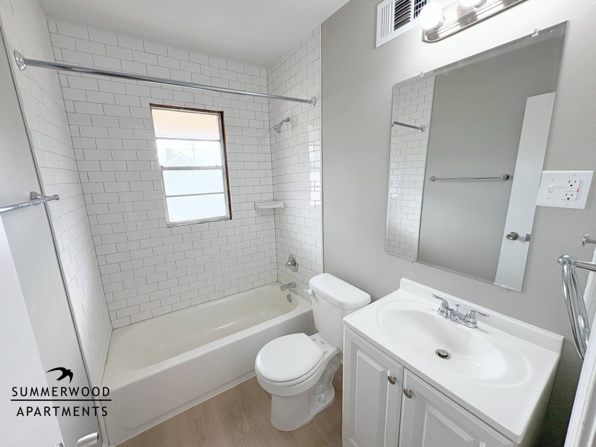 Apartment for rent at 4015 Summer Ave, Memphis, TN 38122