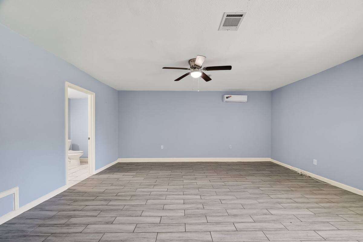 House for rent at 6022 Lyndhurst St, Houston, TX 77033